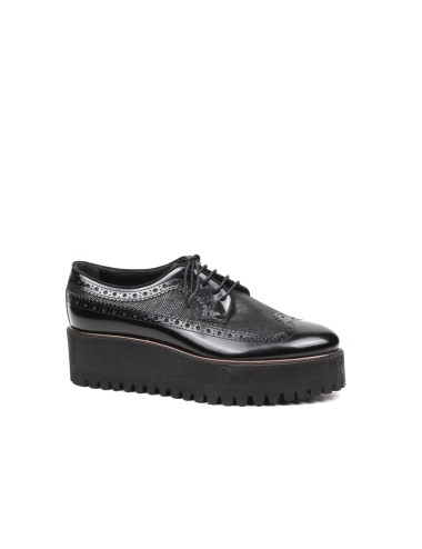 SCHNUERSCHUH D466M