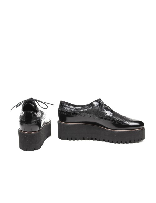 SCHNUERSCHUH D466M