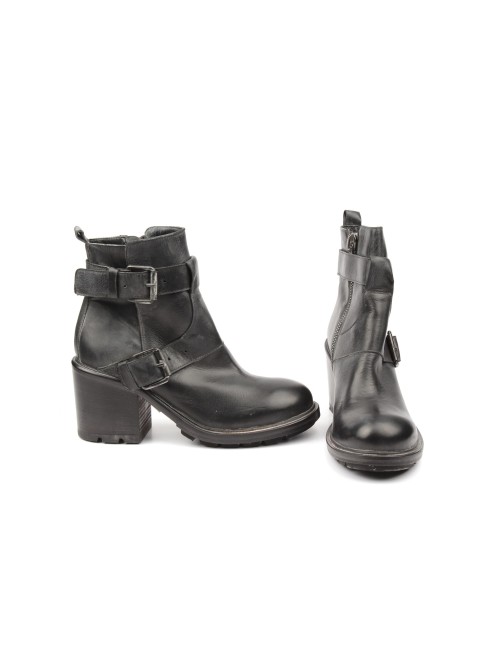 ANKLE BOOT A2136