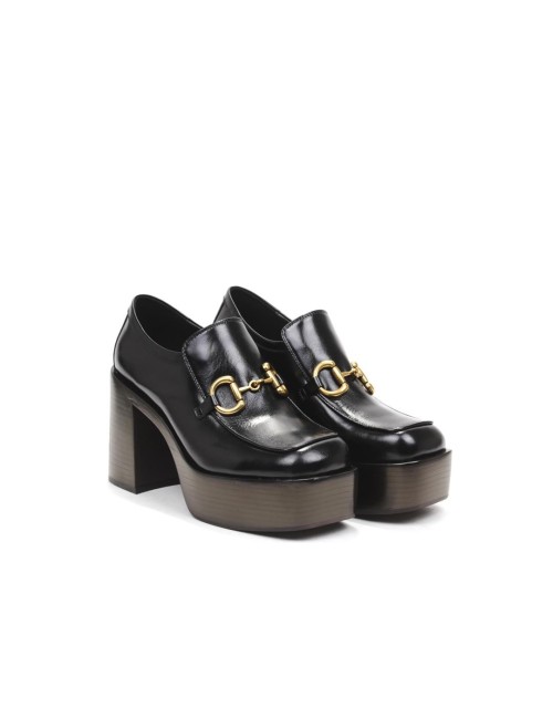 HEEL SHOE CURATOR