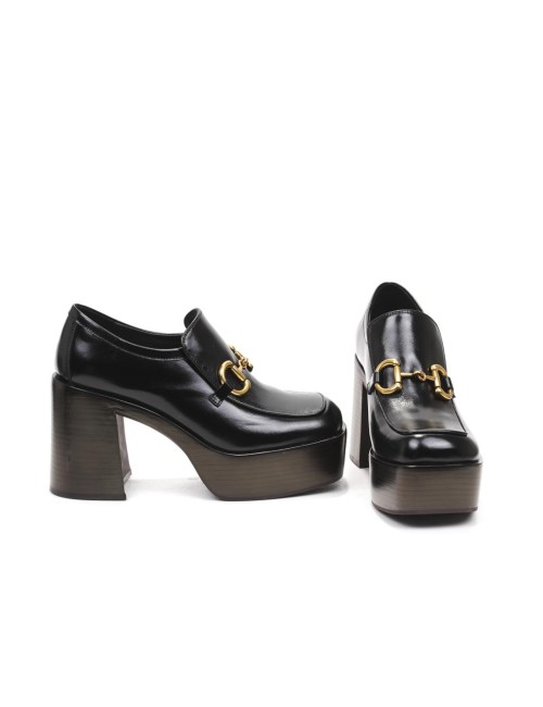 HEEL SHOE CURATOR