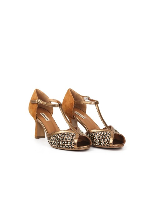 SCARPA CON TACCO A050