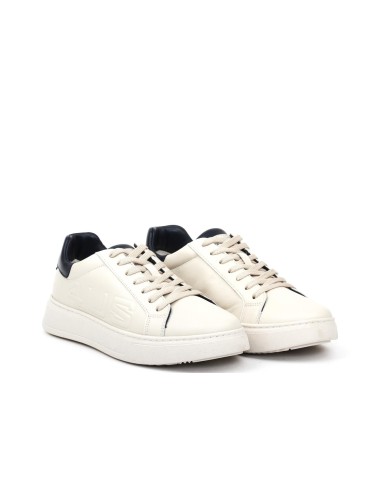SNEAKER LARRY