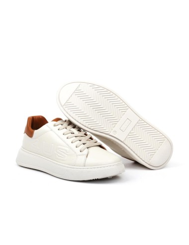 SNEAKER LARRY